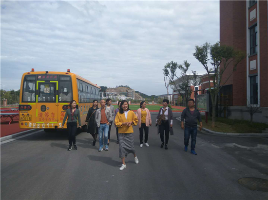 城開投公司開展十月“主題黨日”活動——豐富黨課內(nèi)容，激發(fā)黨員動力