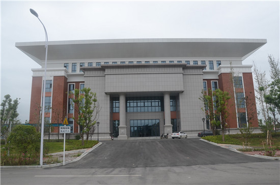 李雪海調(diào)研昌南拓展區(qū)場(chǎng)館建設(shè)情況