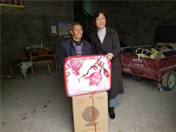 投身脫貧攻堅(jiān)，親情關(guān)愛(ài)鄰里——市城投集團(tuán)開(kāi)展“國(guó)際志愿者日”主題活動(dòng)