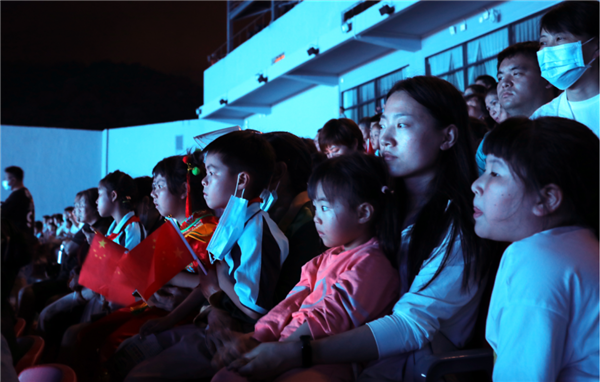 CHINA少年《china》行——城投集團積極探索研學游發(fā)展新模式 大型實景演出《china》迎來“六一”研學專場