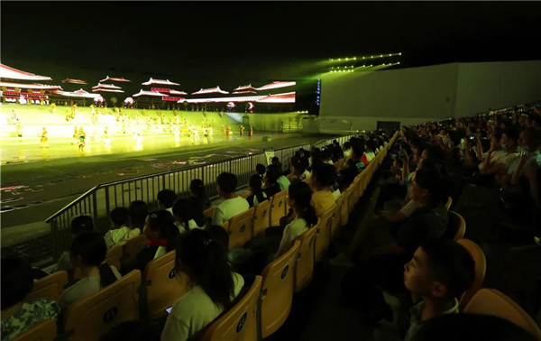 CHINA少年《china》行——城投集團積極探索研學游發(fā)展新模式 大型實景演出《china》迎來“六一”研學專場