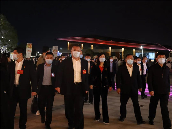 人大代表、政協(xié)委員打卡《china》