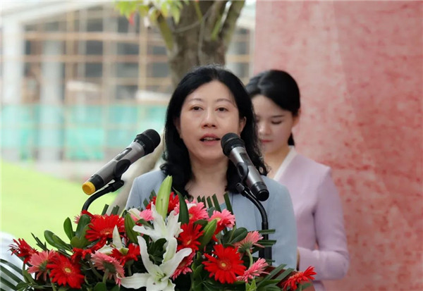 中國(guó)美術(shù)學(xué)院景德鎮(zhèn)藝創(chuàng)中心啟幕展暨揭牌儀式舉行——金一斌吳雋出席并共同揭牌