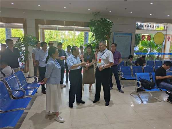 市政協(xié)開(kāi)展“加快旅游集散體系建設(shè)，助力夜經(jīng)濟(jì)高質(zhì)量發(fā)展”專題調(diào)研