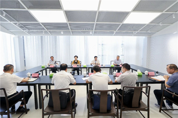 胡雪梅:珍惜寶貴資源資產(chǎn) 政企同心同向發(fā)力 共促全市經(jīng)濟(jì)高質(zhì)量發(fā)展