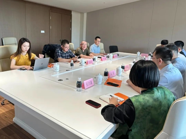 CFAC美院基地 清華大學(xué)美術(shù)學(xué)院與省數(shù)文集團(tuán)、市城投集團(tuán)強(qiáng)強(qiáng)聯(lián)手共繪文化創(chuàng)新新篇章